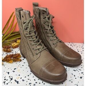 NEW Steve Madden ROUGHH Taupe Leather Quilted Women’s Combat Boots Sz 12